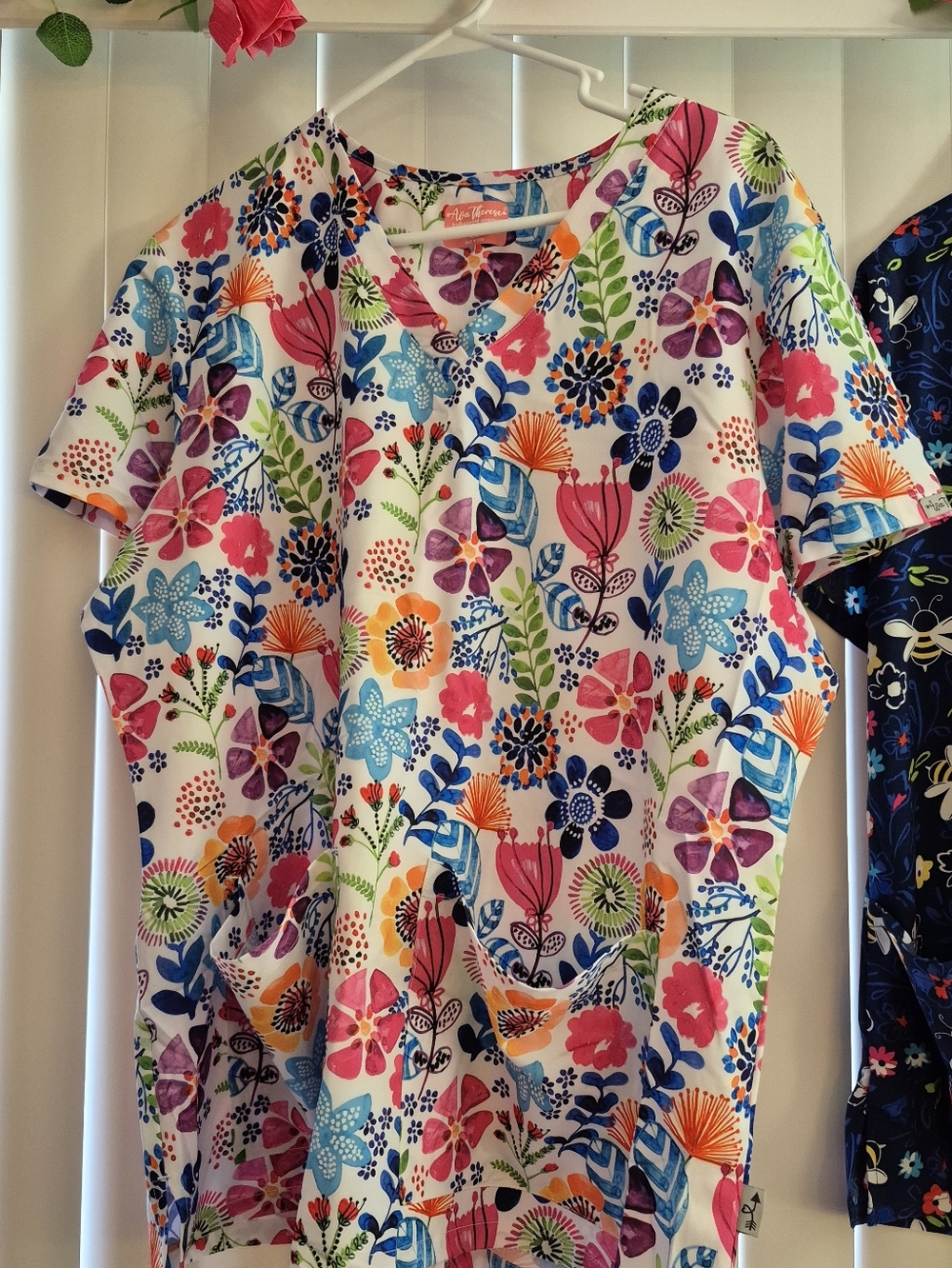 2XL..Set Of 2 Spring/Summer Stretchy Scrub Tops - Picture 2 of 5